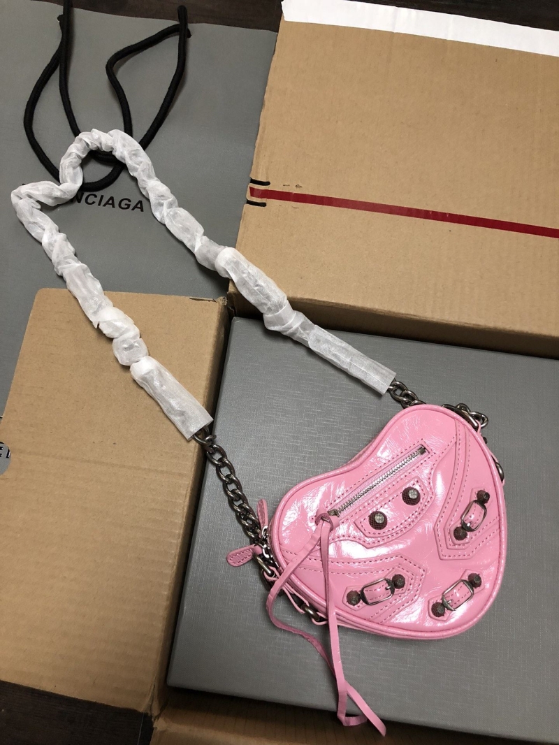 Ba1en*iaga le cagole bags